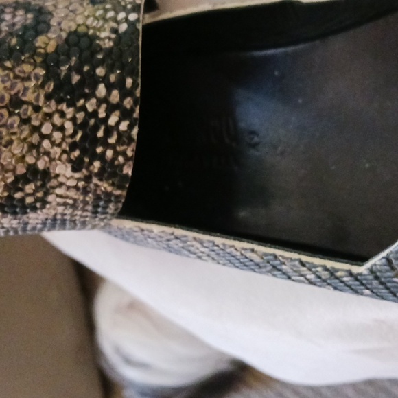 Elegant Women's Snakeskin Wedges - Picture 4 of 8